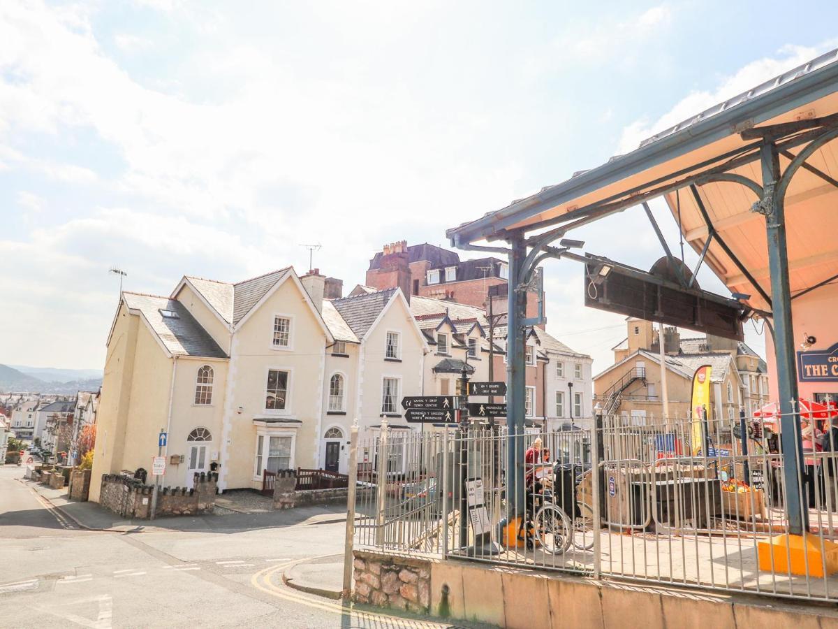 Tram View Apartment Llandudno Exterior photo